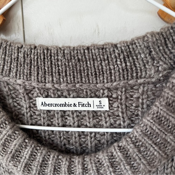 Abercrombie and Fitch Grey Sweater - Picture 3 of 4